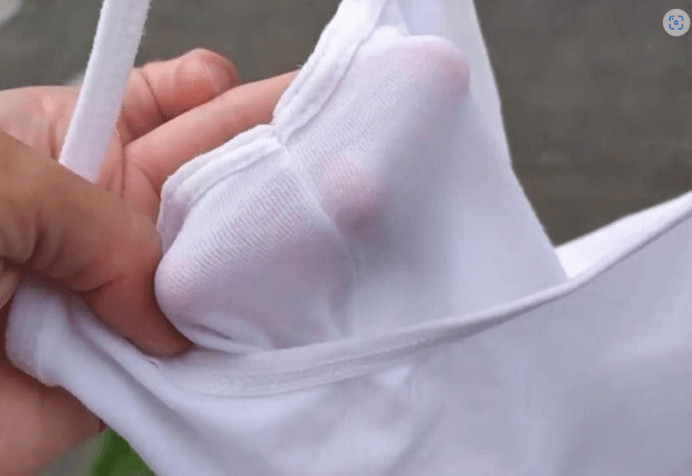 TRIK za izbjeljivanje sveg rublja do savršenog stanja: Sve čarape, majice i grudnjaci sjaje kao nove! - featured image TRIK za izbjeljivanje sveg rublja do savršenog stanja: Sve čarape, majice i grudnjaci sjaje kao nove! - featured image